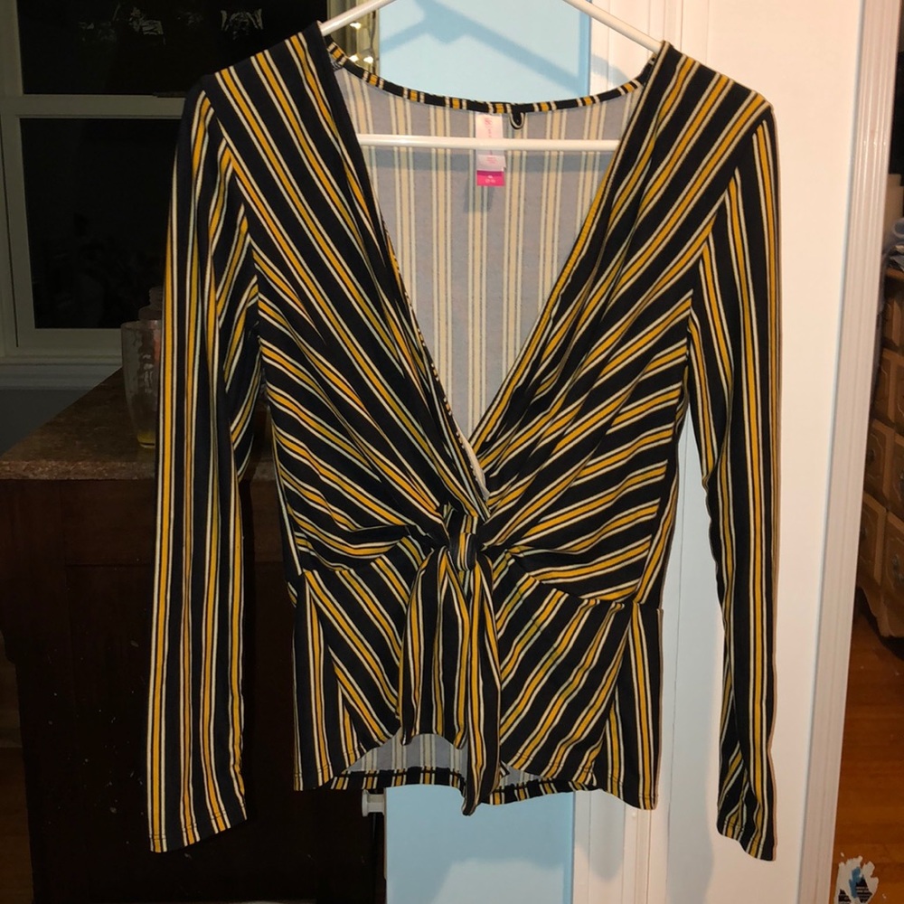 V-neck long sleeve